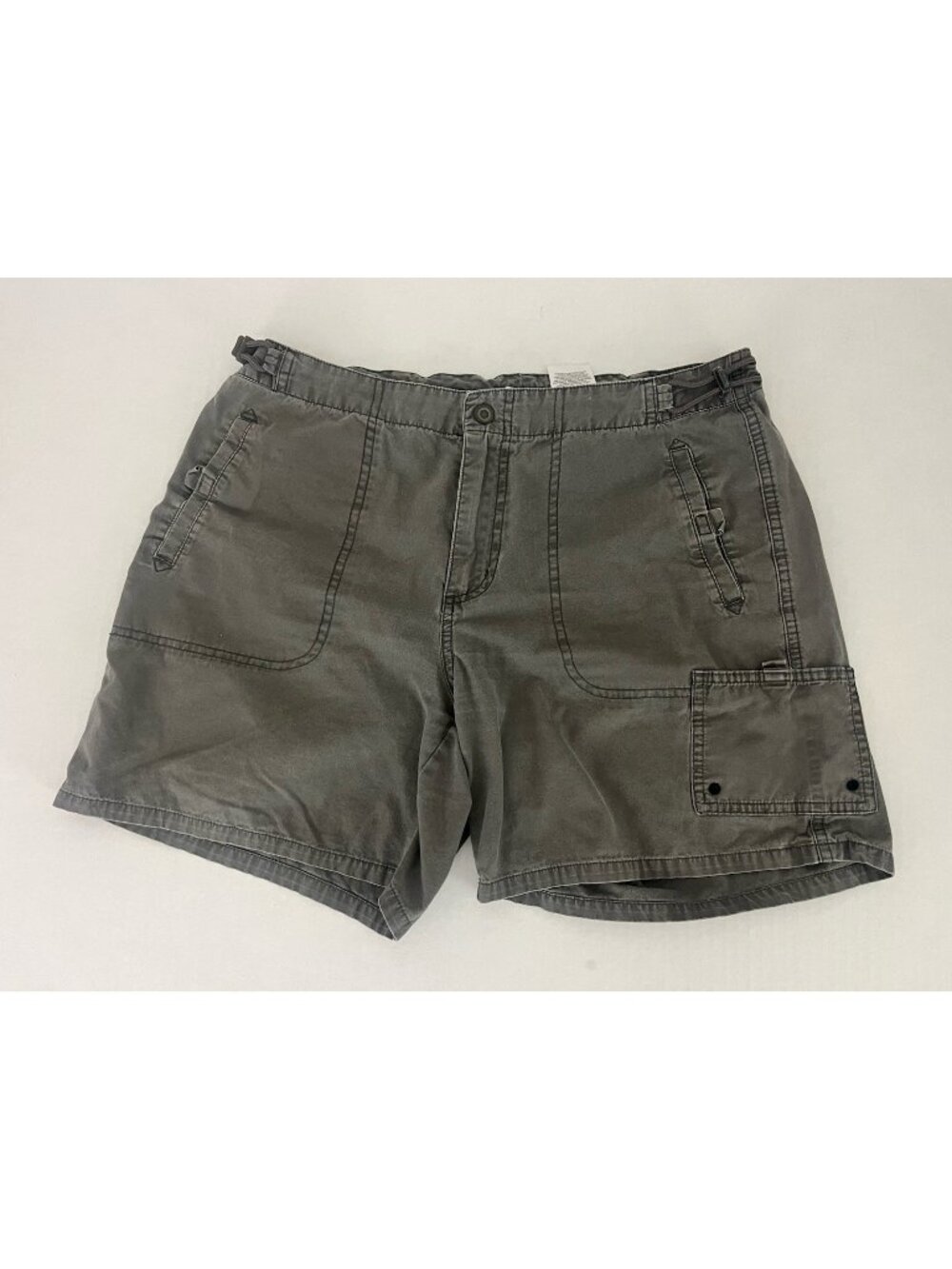 Columbia Sportswear Women's M / 6 Cargo Shorts Hiking Camping Pockets Cotton